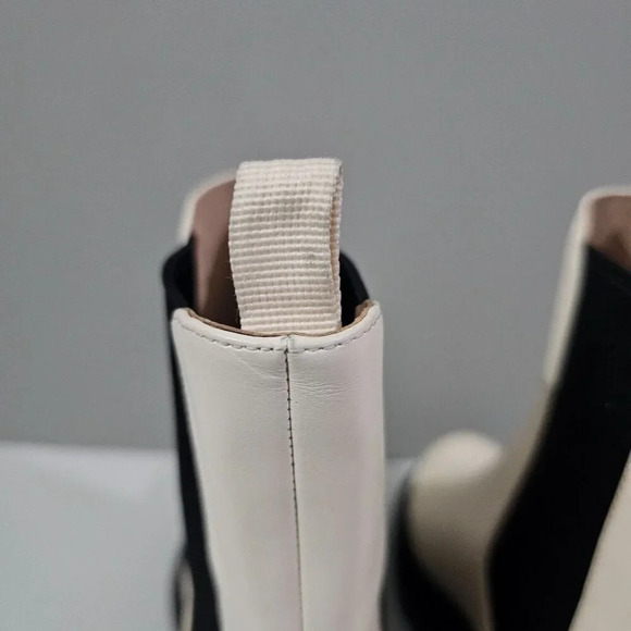 NEW Stuart Weitzman Norah Ankle Boot Women 9.5 WIDE Oat Leather Chelsea Lug Sole - Picture 8 of 15